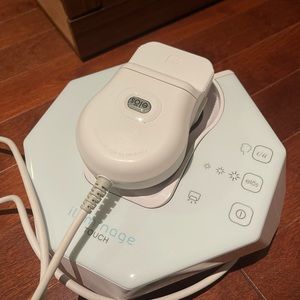 Iluminage Touch Permanent Hair Reduction machine